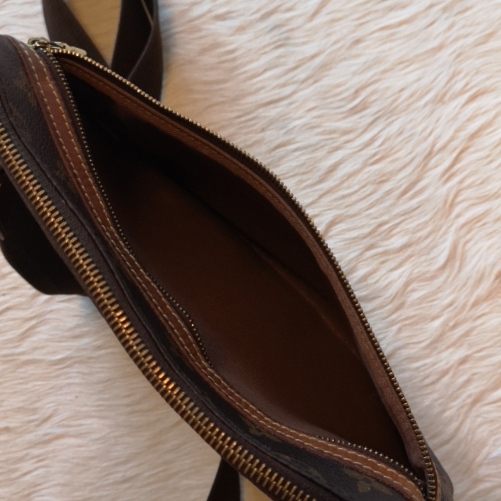 Louis Vuitton Bosphore Pochette Monogram Canvas - Picture 5 of 15